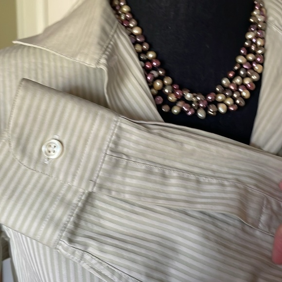 Paul Stuart Women's Classic Fit Button Down Shirt in XS in softly elegant green - Picture 4 of 6